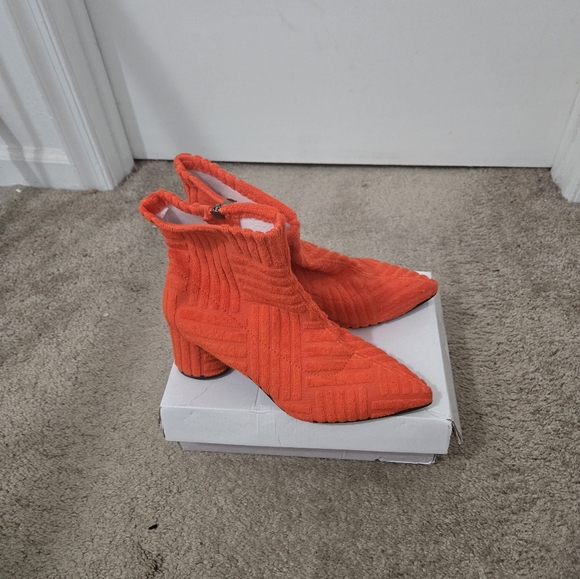 Shoes - Picture 4 of 5